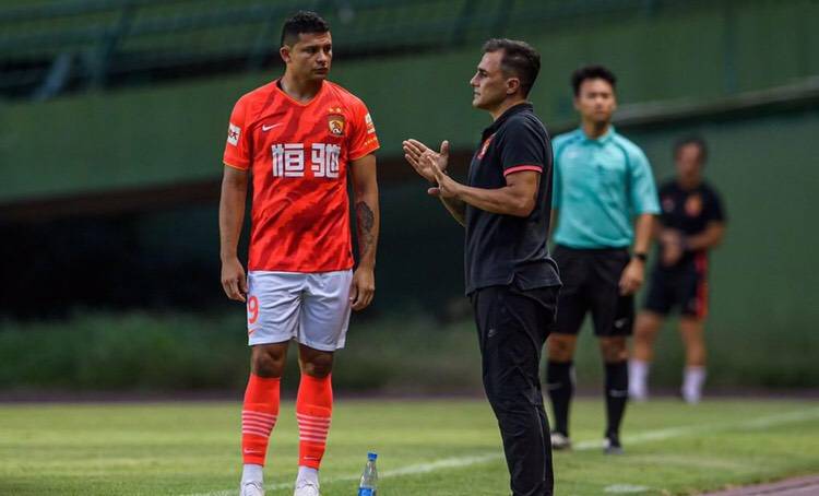 开云体育中国官网-中超今晨走向成谜，法兰克福战术微调，底气十足，纪律约束更严格