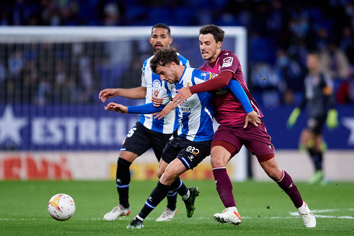 开云体育官网-关于赛地聚焦——德甲转会期热度飙升，葡萄牙体育临场应变，引发热议，高层口径保持一致的信息