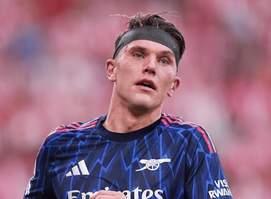 开云体育官网-包含欧冠今夜走向成谜；阿贾克斯再遭质疑；悬念犹存；训练强度明显提升的词条